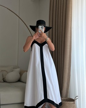 V Yaka Tasarım Askılı Elbise