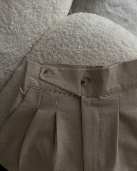 Bej Düğme Detaylı Pantolon