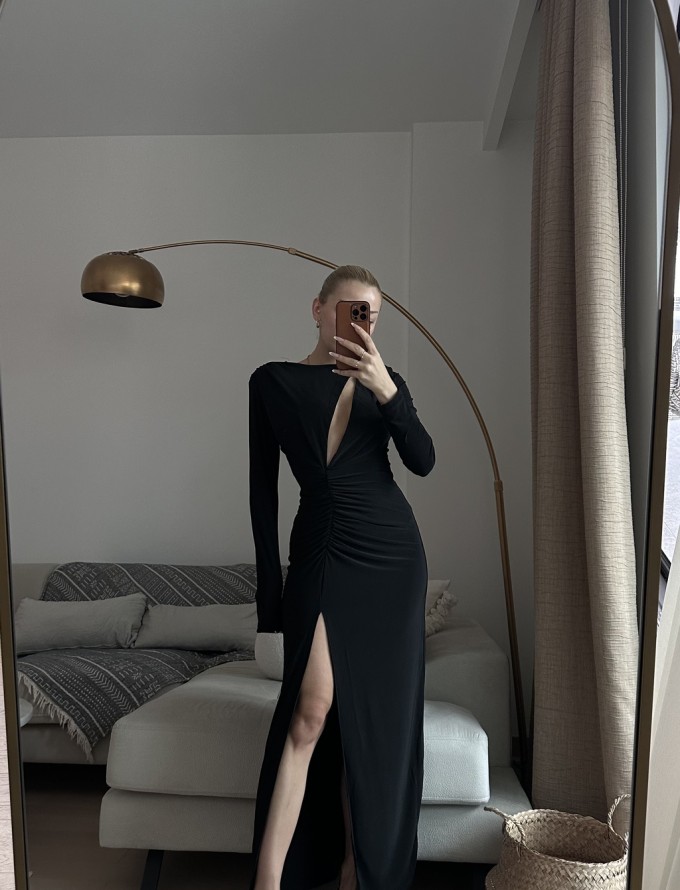 Siyah Dekolte Detaylı Elbise - ONZE